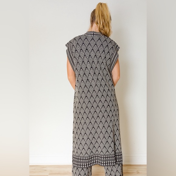 ‘See & Be Seen’ Lavish Jacquard Tapestried Long Open Cardigan/Sweater/Vest Set - Picture 12 of 13